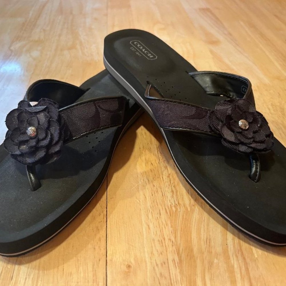 Brand New, Never Worn COACH black floral thong sandals (size 9.5)